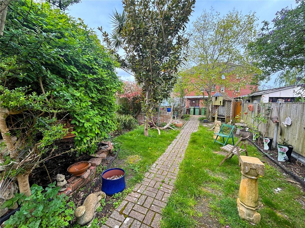 Property photo 3 of 19 Picture No. 27