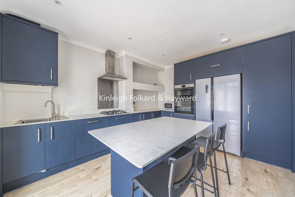 Property photo 1 of 11 689B583A-De32-4d35-A