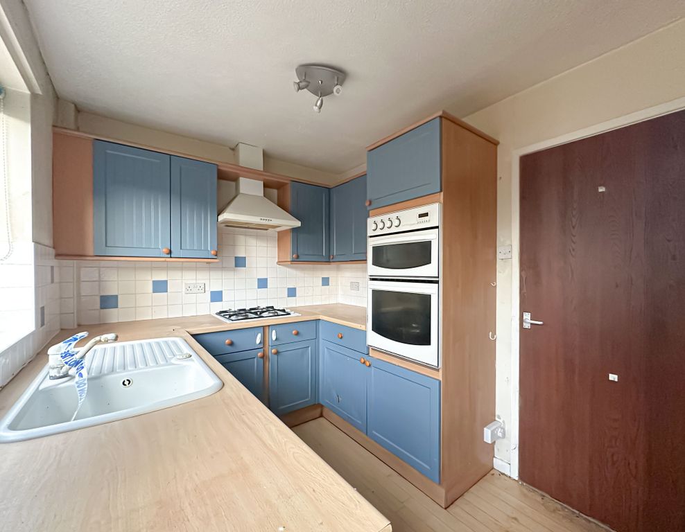 Property photo 3 of 12