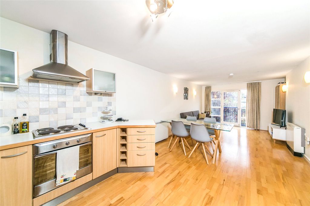 Property photo 2 of 12 9F0Eebbc-Ba79-4676-8