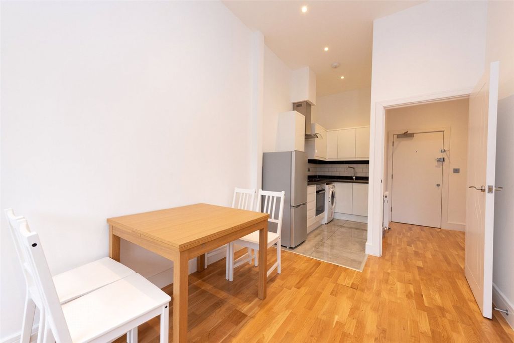Property photo 3 of 7 Picture No. 04