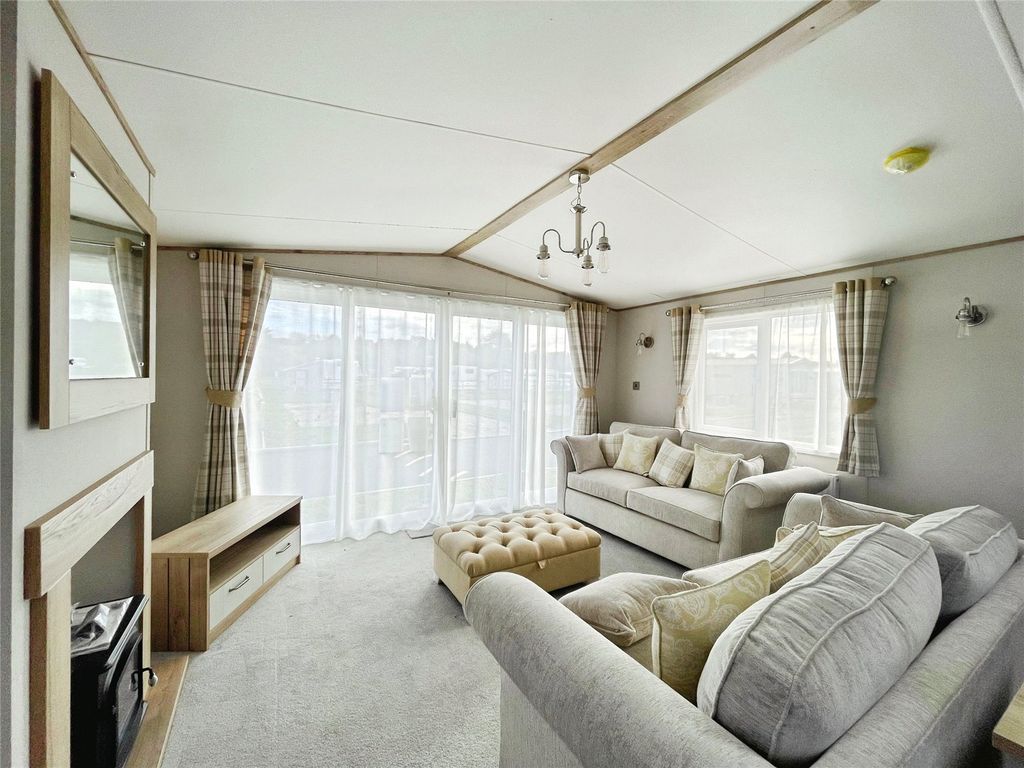 Property photo 3 of 11 Picture No. 05