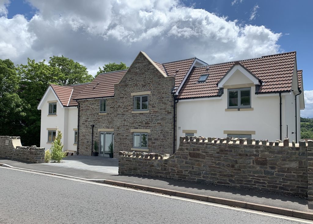 Property photo 1 of 15 Photo 16