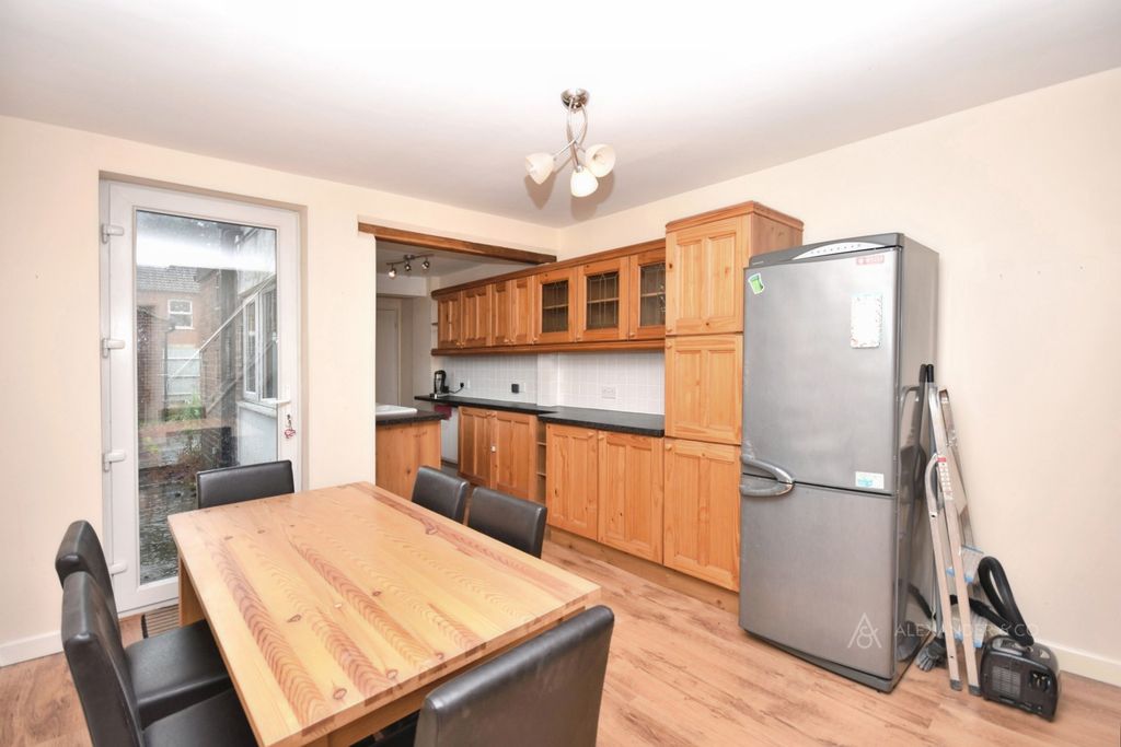 Property photo 2 of 16 Pbox-Img.Jpg