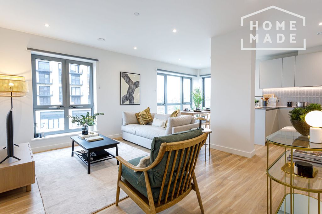 Property photo 1 of 33 E17Ca403541B34B4435F135F30c2