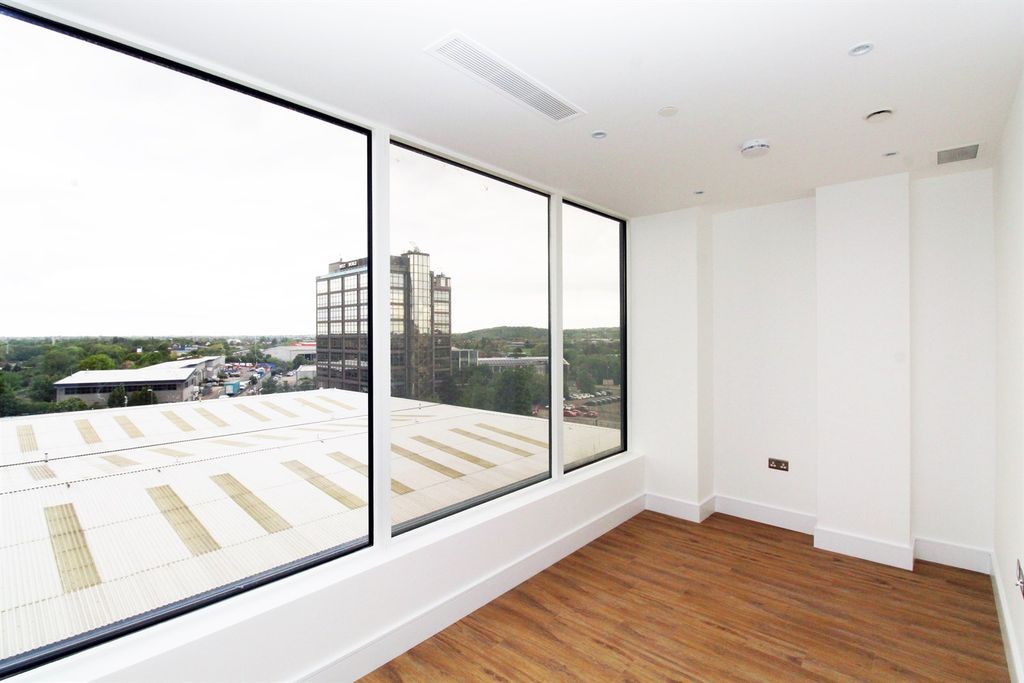 Property photo 2 of 14 1