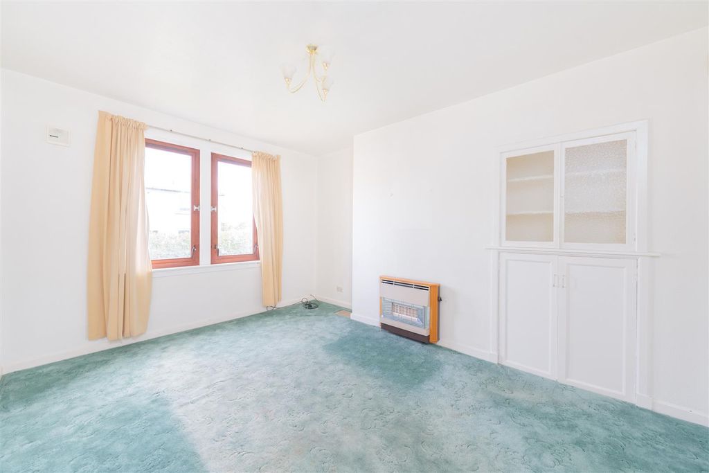 Property photo 3 of 11 65_Hurkur_Crescent-4.Jpg