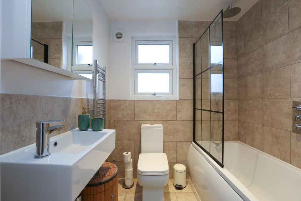 Property photo 2 of 12 Ach_7191.Jpg