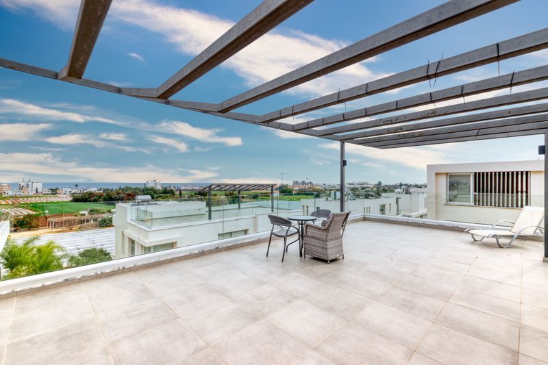 Property photo 2 of 24 Roof Terrace