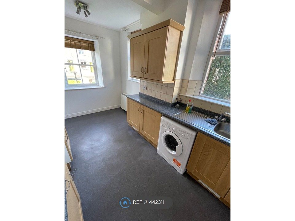 Property photo 2 of 8