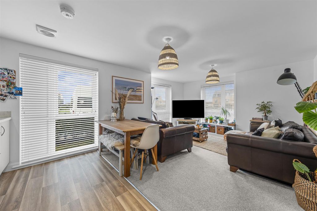 Property photo 3 of 14 Flat2,2Atlanticaveweb09.Jpg