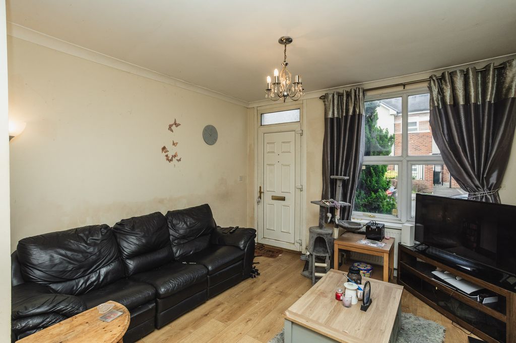 Property photo 2 of 23