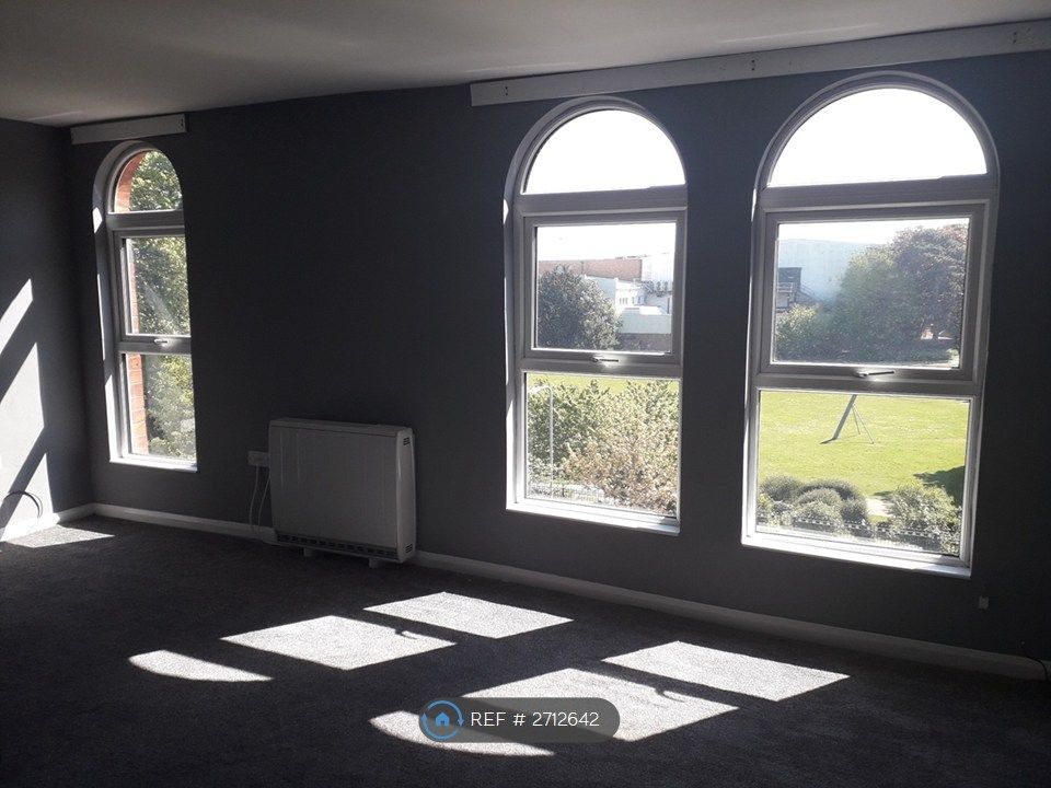 Property photo 2 of 13