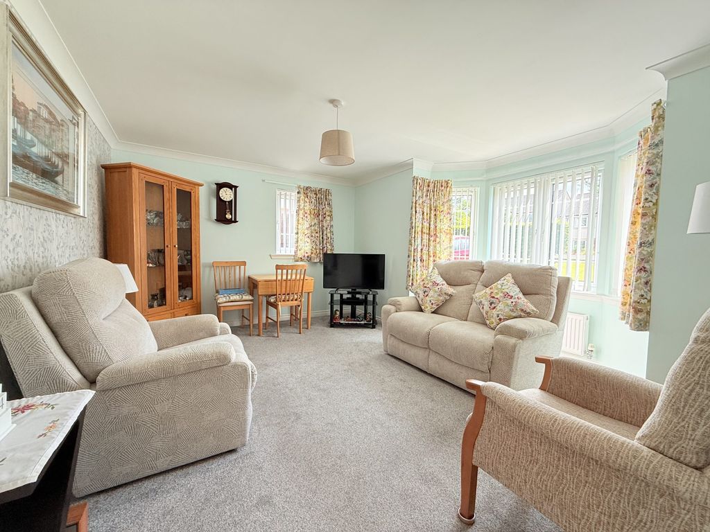 Property photo 2 of 8