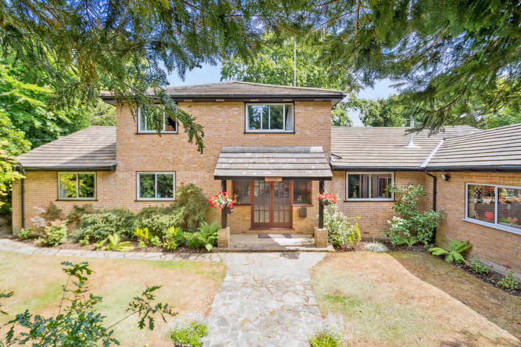 Property photo 1 of 28 Front