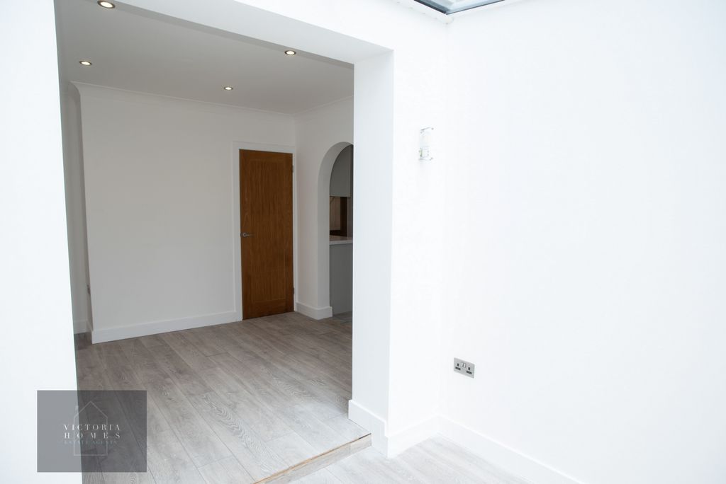 Additional image 13 of 3 bed semi-detached house for saleSwan Crescent, Beaufort NP23