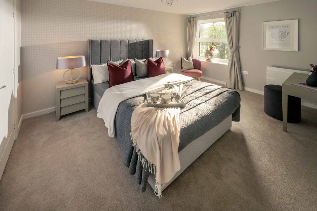 Property photo 3 of 15 Master Bedroom