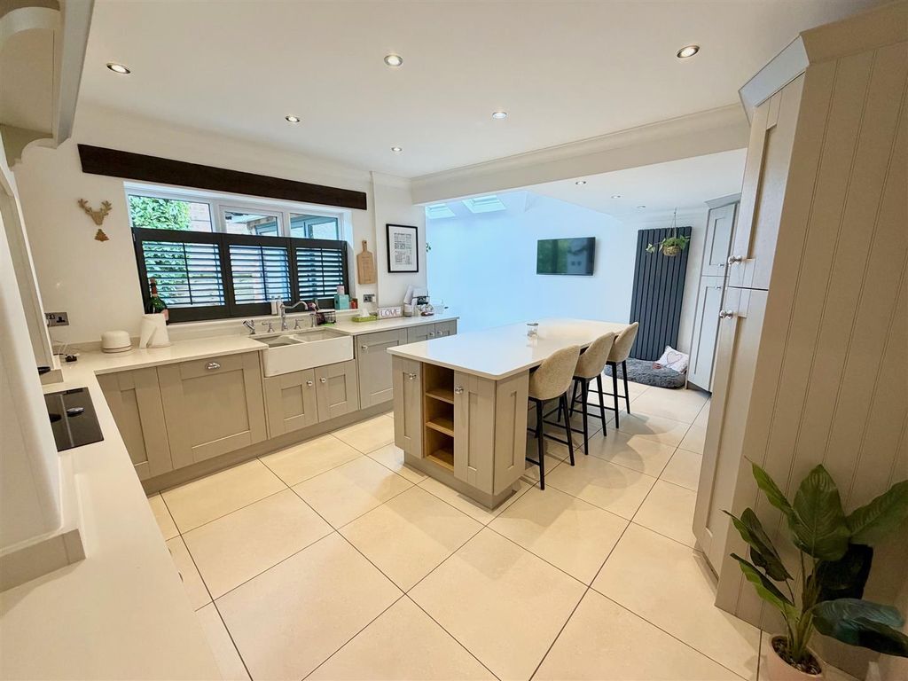 Property photo 3 of 26