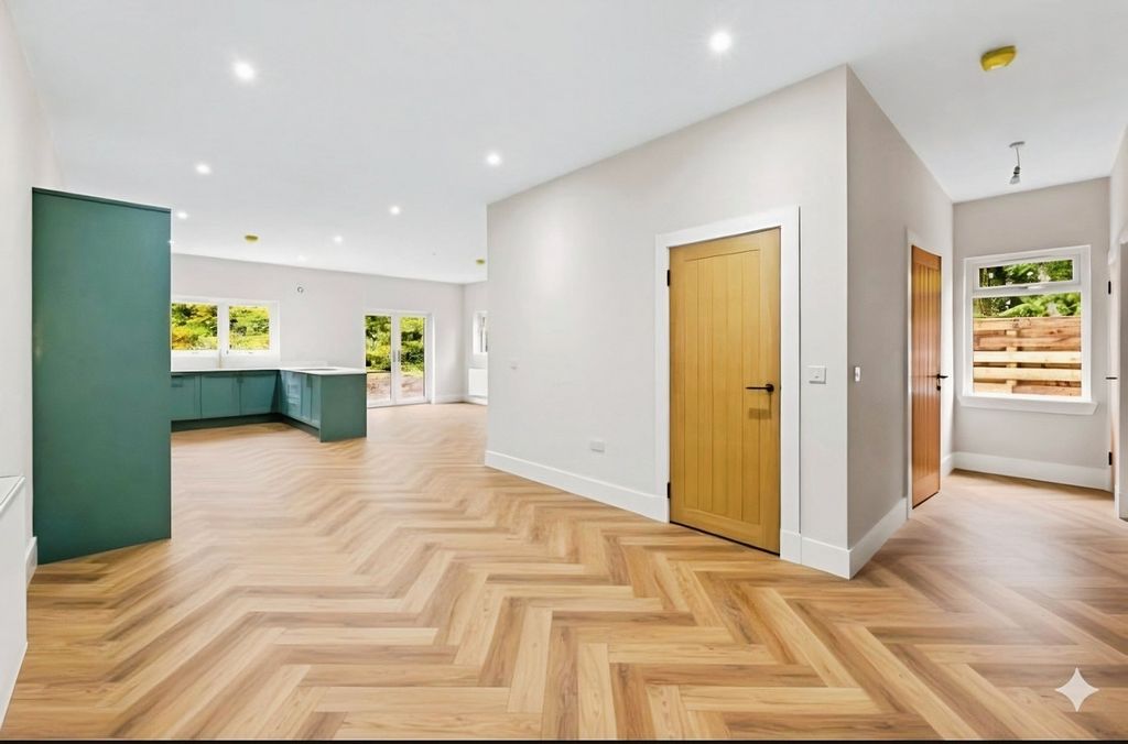 Property photo 3 of 30