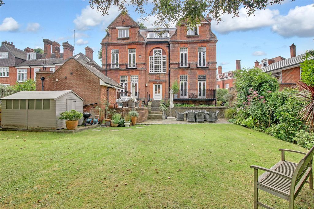 Property photo 3 of 12