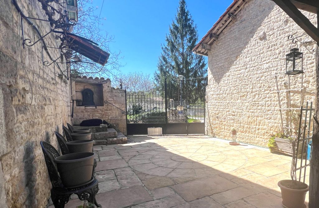 Property photo 3 of 22