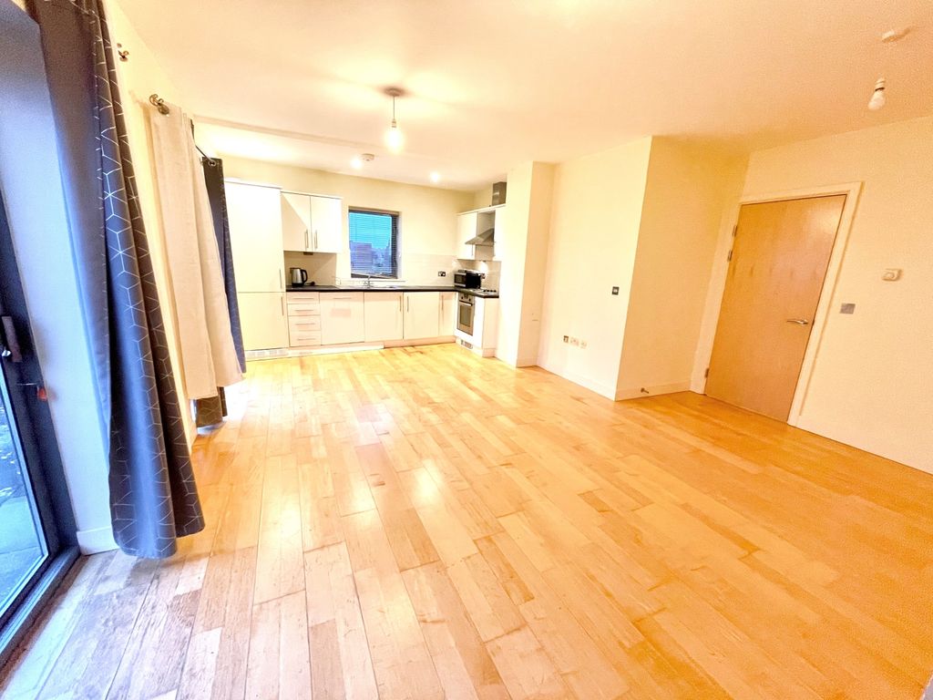 Property photo 3 of 10 Lounge