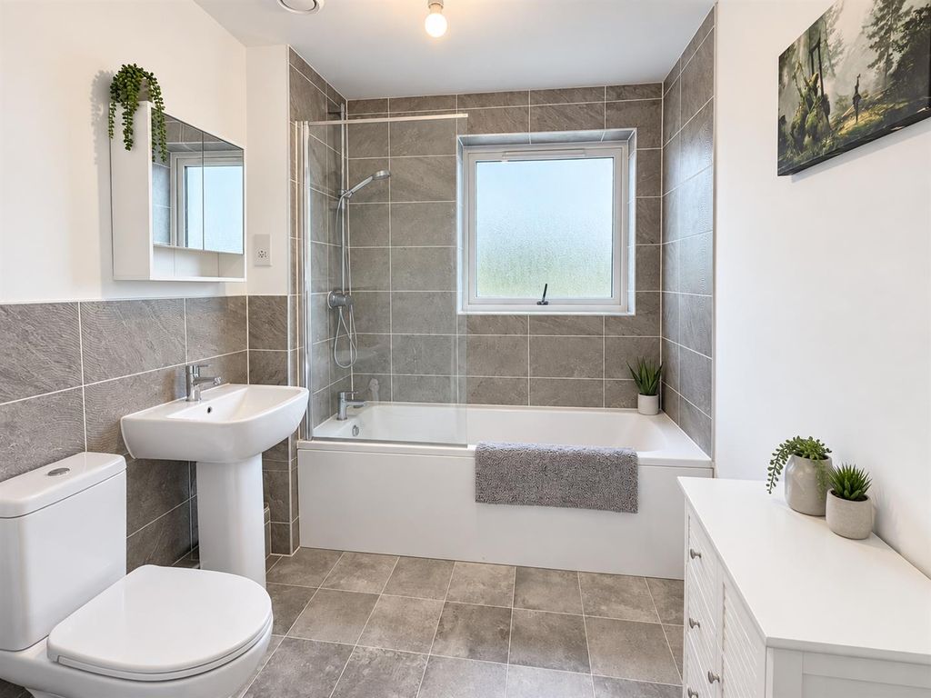 Property photo 3 of 6 Bathroom