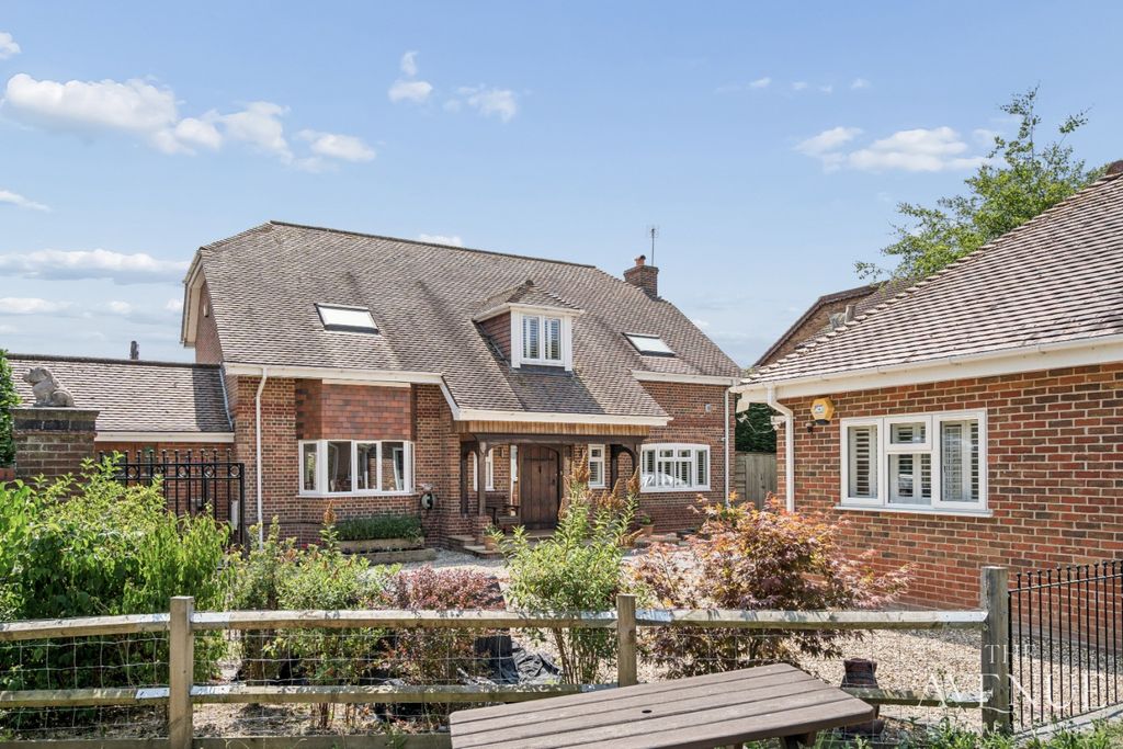 Property photo 2 of 25 4799825