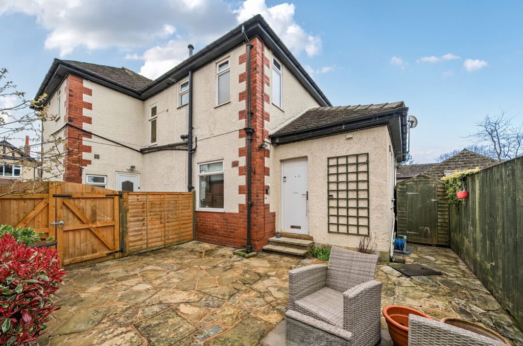 Property photo 1 of 11 Ewemove Harrogate Courtyard