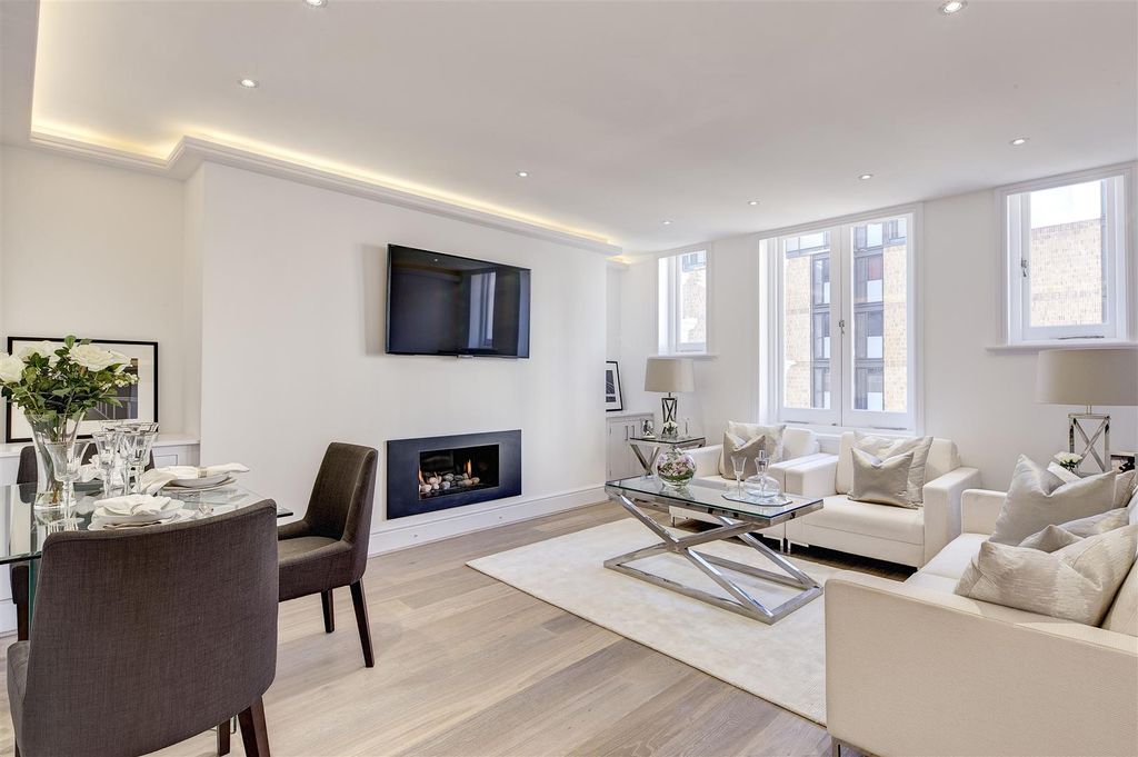 Property photo 2 of 6 8  10 Ennismore Gardens - 322095 Reception_Rgb.Jpg