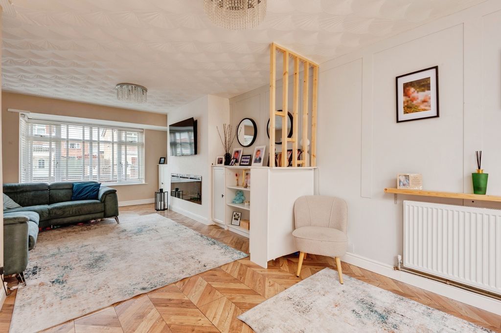 Property photo 3 of 25 Photo