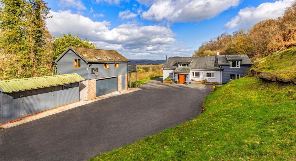 Property photo 2 of 39 Vendor Photo.Jpg