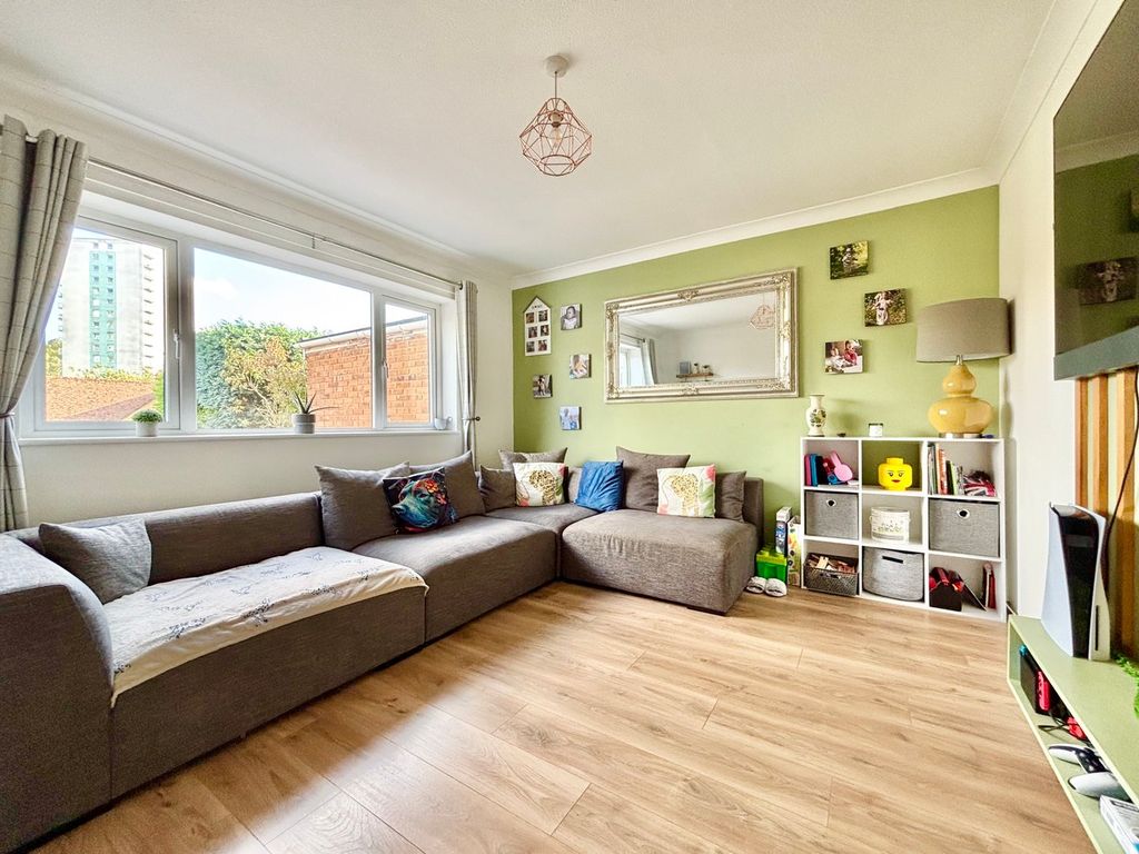 Property photo 2 of 18