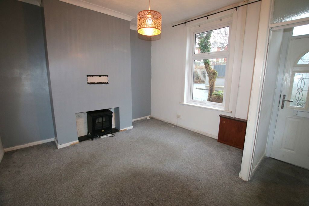 Property photo 2 of 12