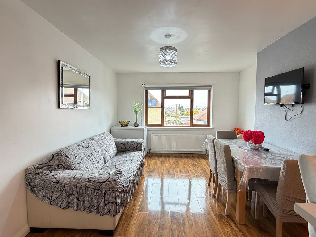 Property photo 2 of 24