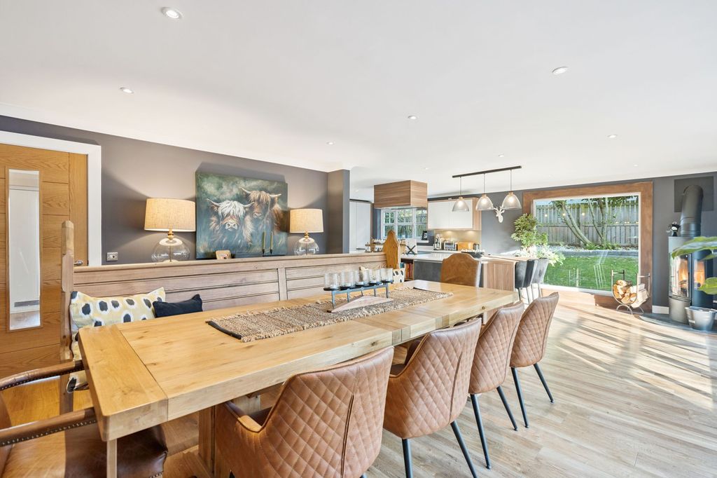 Property photo 2 of 42