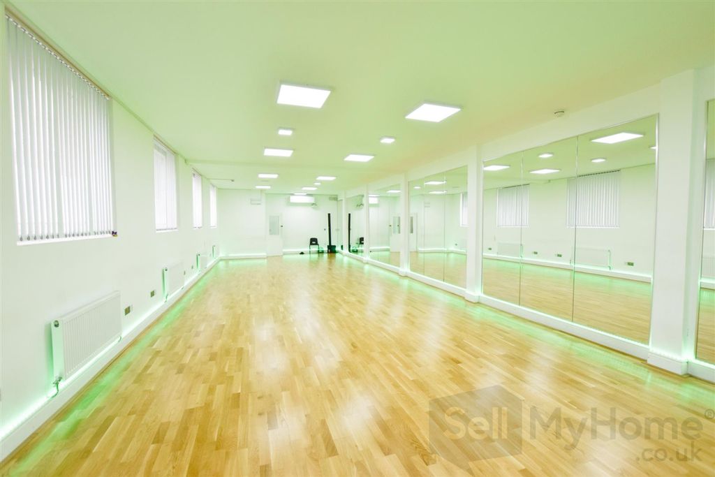 Property photo 2 of 7 Interior