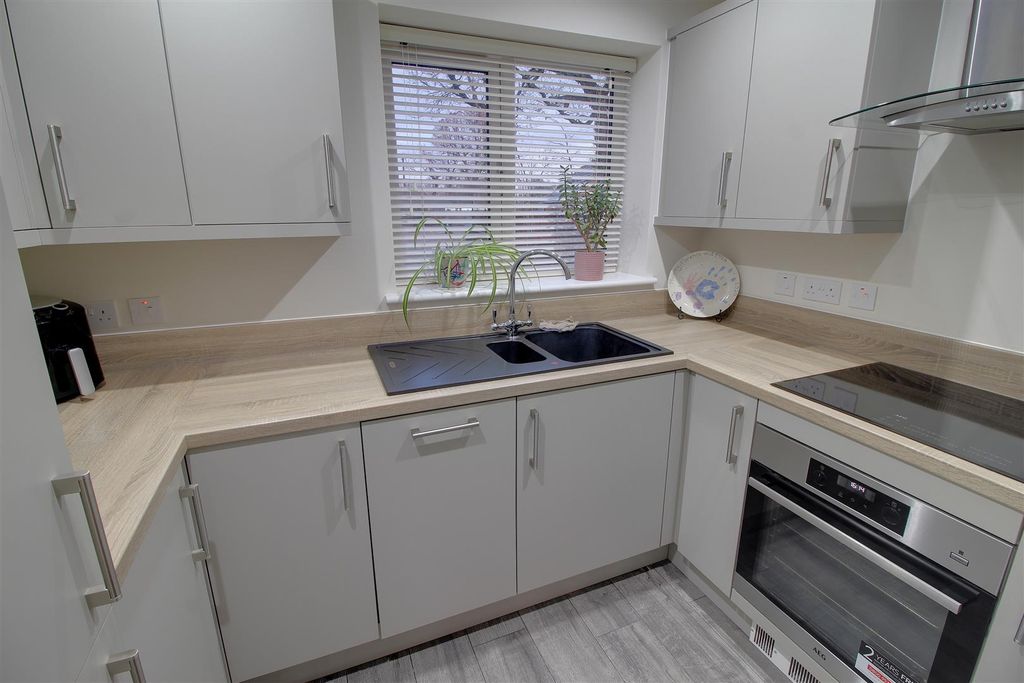 Property photo 3 of 11 Img_8386-Img_8388.Jpg