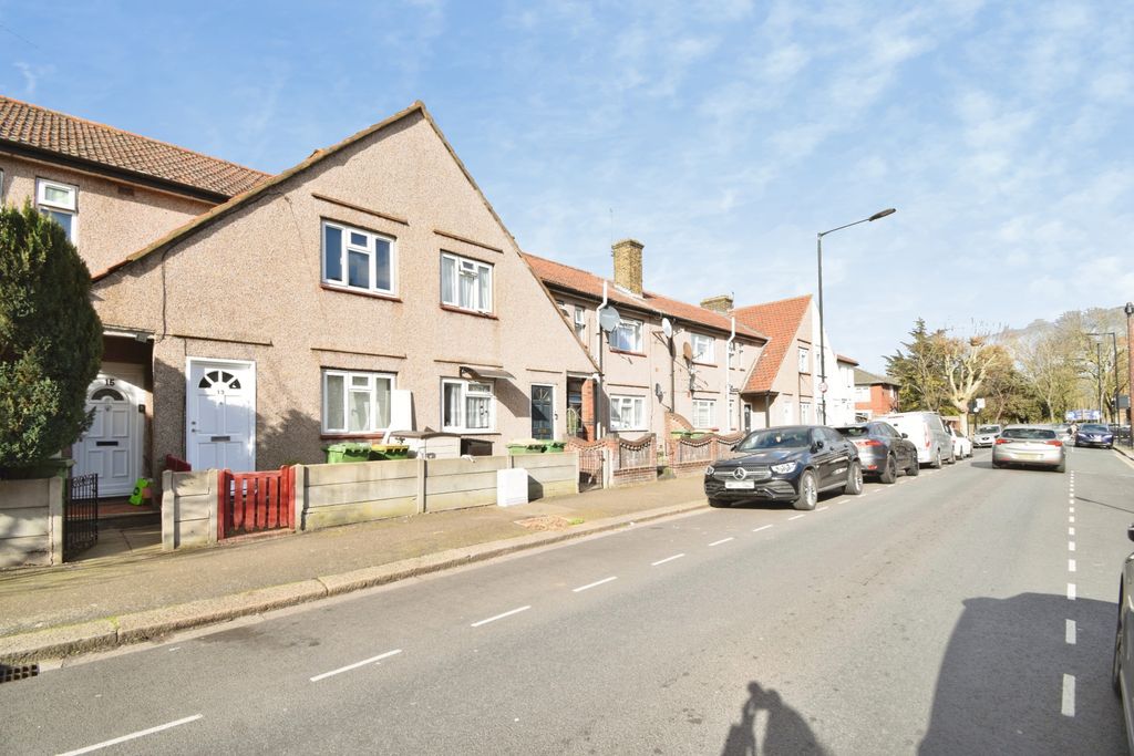 Property photo 2 of 20