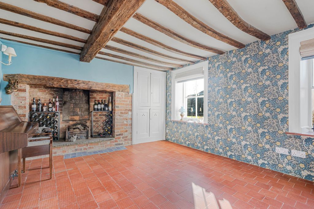 Property photo 2 of 50 Family Room