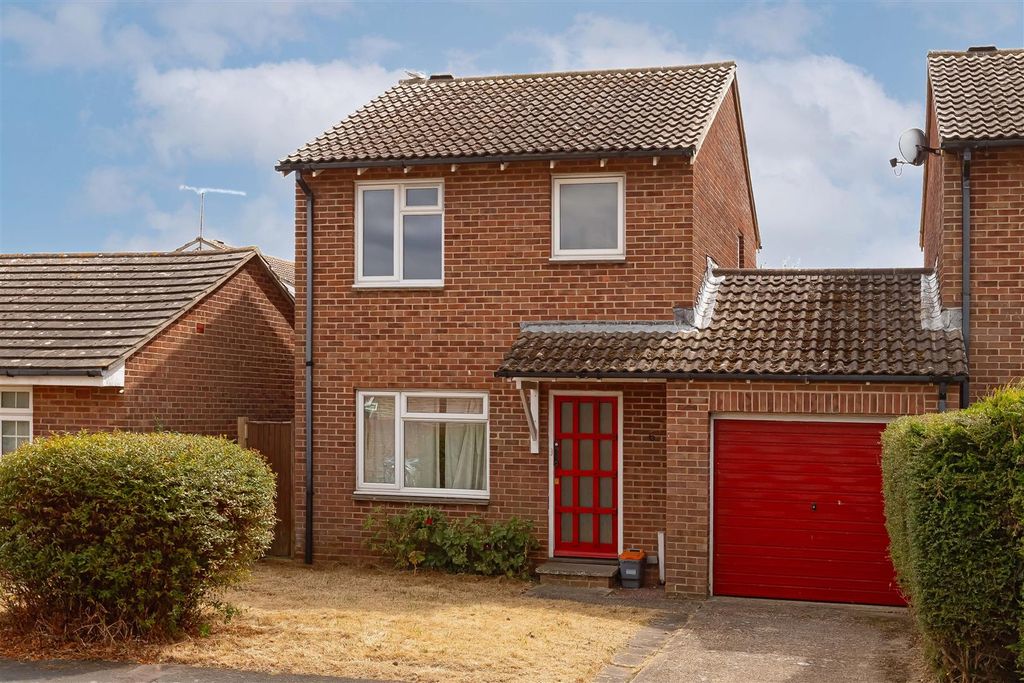 Property photo 1 of 14 Admiral Close_18.Jpg