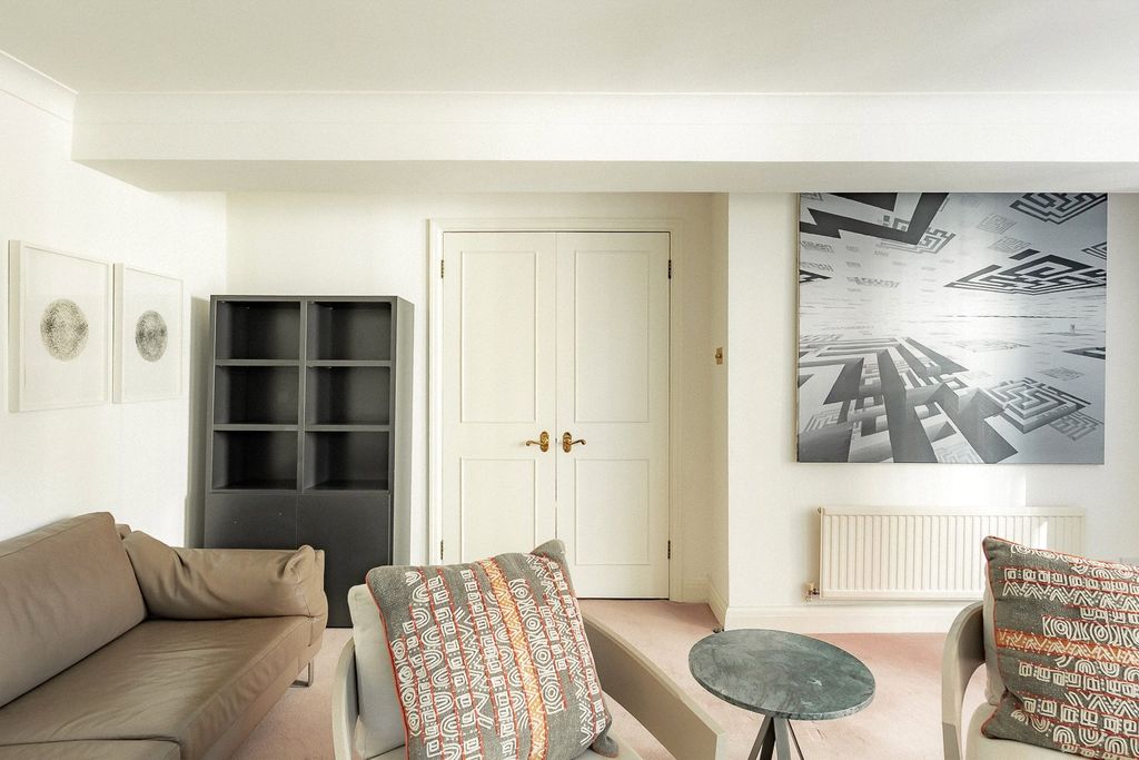 Property photo 3 of 19 Picture 3