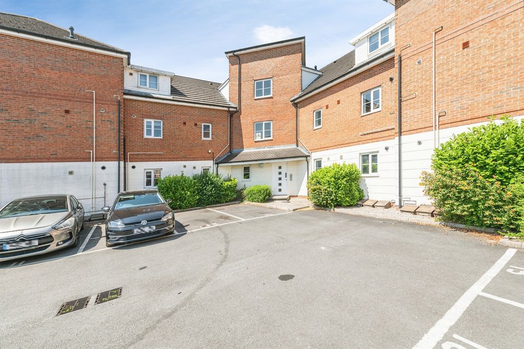 Property photo 1 of 8