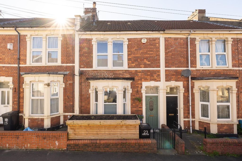 Property photo 2 of 34 Char8905.Jpg