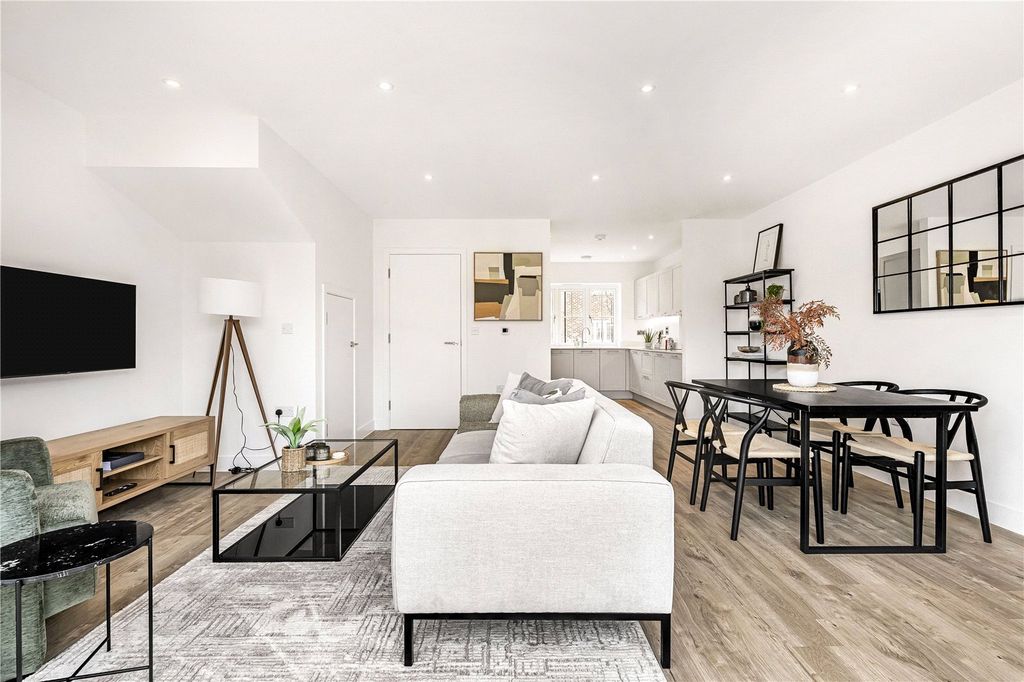 Property photo 3 of 16 Picture No. 14