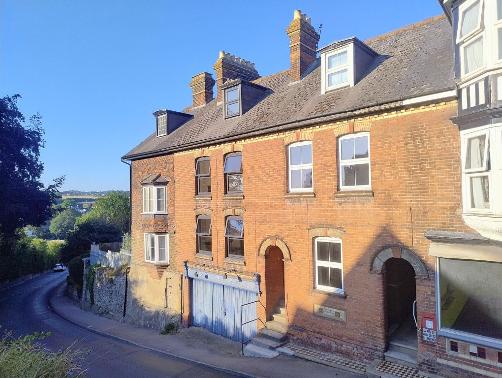 Property photo 2 of 26