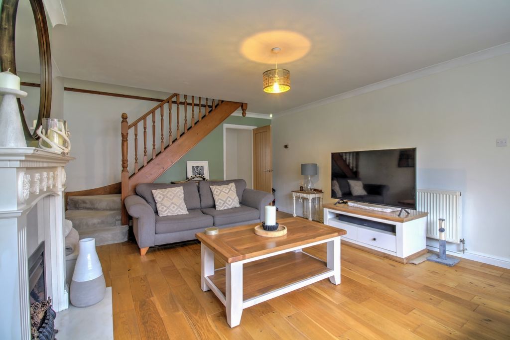 Property photo 3 of 14 Lant Close - Matt Clinton Ewemove Kenilworth