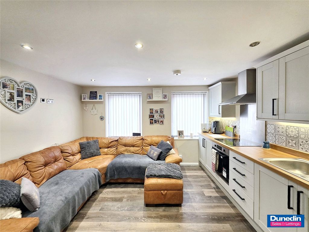 Property photo 2 of 12 Picture No. 02