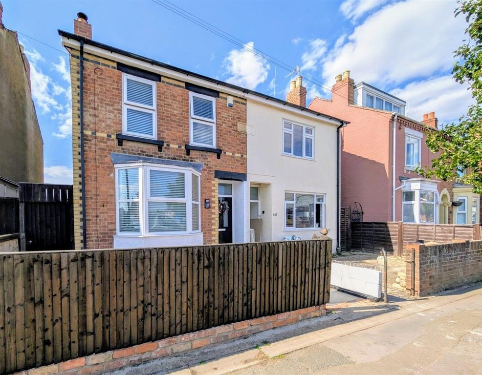 Property photo 1 of 17