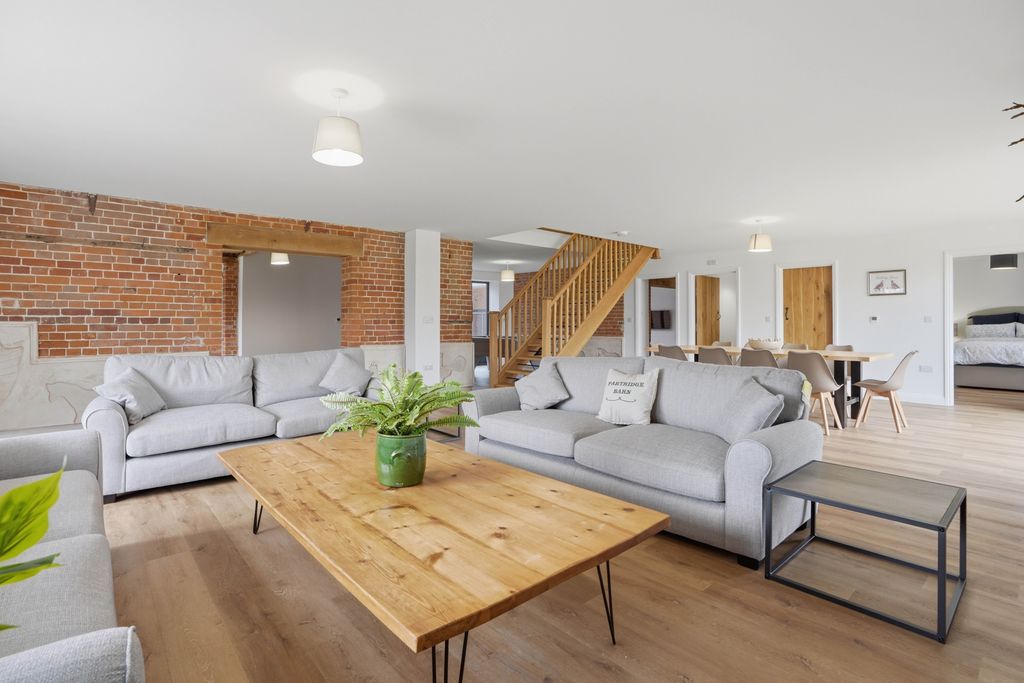 Property photo 2 of 40 Tdf04600